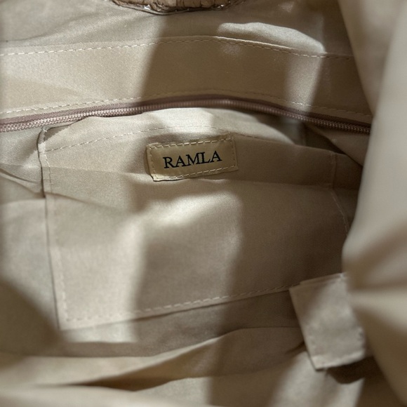 Ramla Natural Straw Half-Moon Bag With Woven Texture Wooden Handle Bohemian NEW - Picture 5 of 7